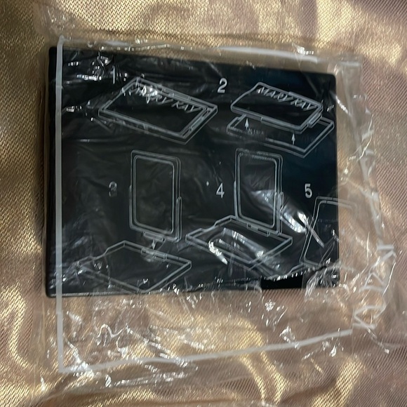 Mary Kay bundle- 3 ring binder, NWOT’s mirror & 8 mesh makeup bags w/zipper - Picture 11 of 14